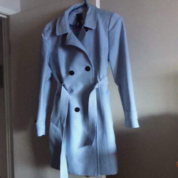 Smooth Water resistant 3/4 length coat. - Picture 2 of 2